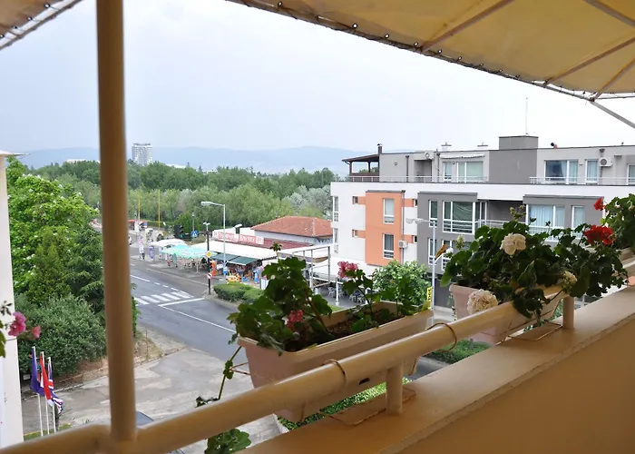 Отель Belleville 3*